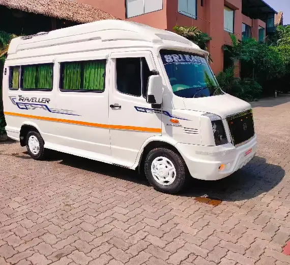 9 Seater Urbania